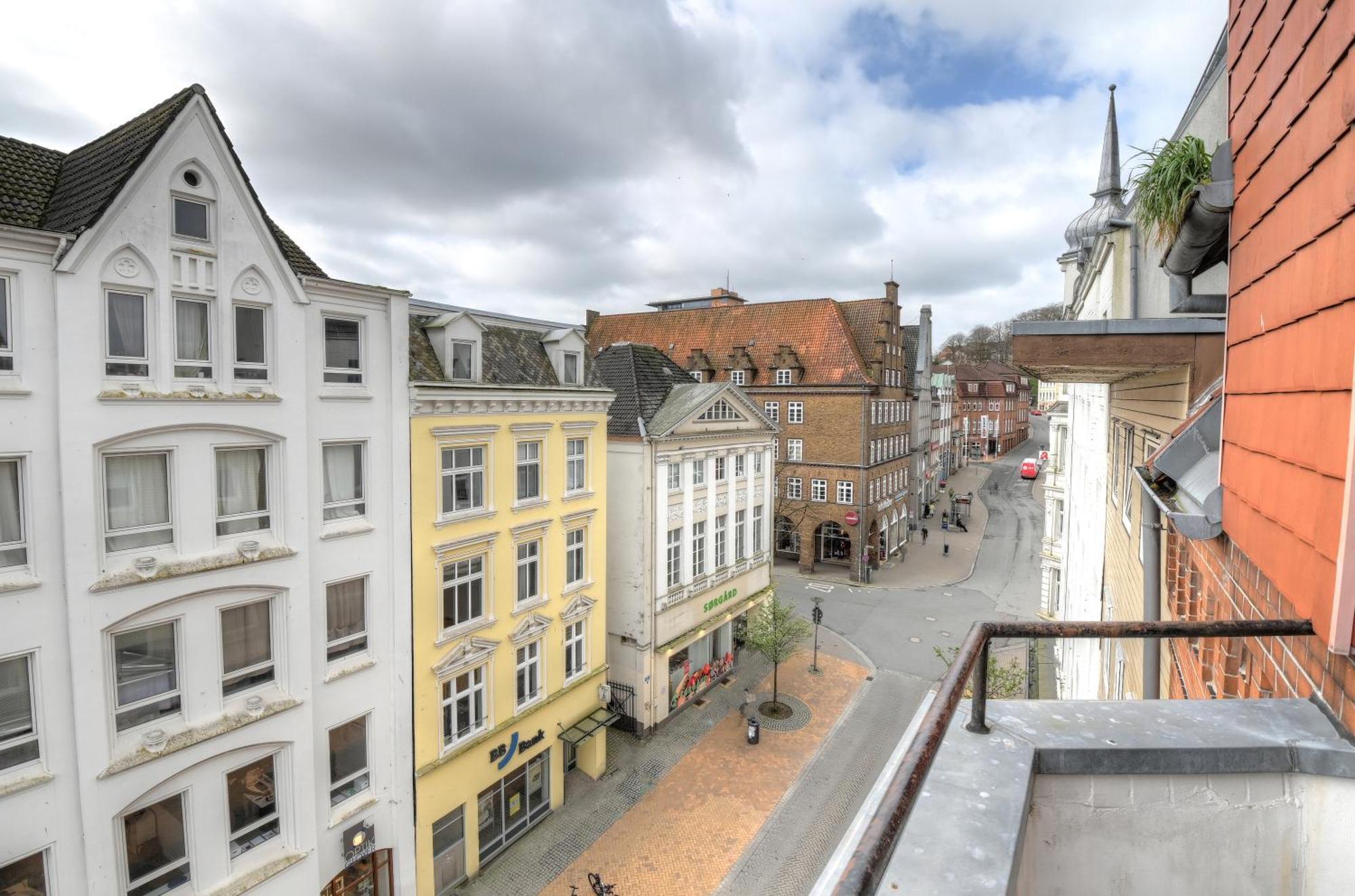 Mittendrin - Apartment Mit 2 Balkonen Sehr Zentral Flensburg Dış mekan fotoğraf